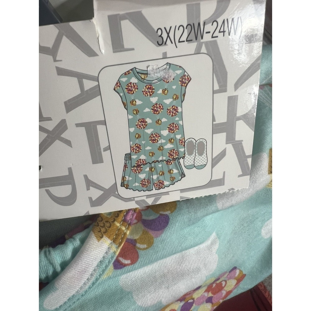 Womens Sz XL 3 Pcs Mint Green Sleep Top Shorts and Socks Set NWT - Picture 11 of 12